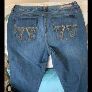 Seven7 Size 20W Crop Jeans